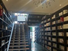 -钟书阁(松江泰晤士小镇店)