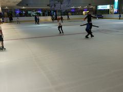 -冰堡国际溜冰场(观澜湖新城MHMALL店)