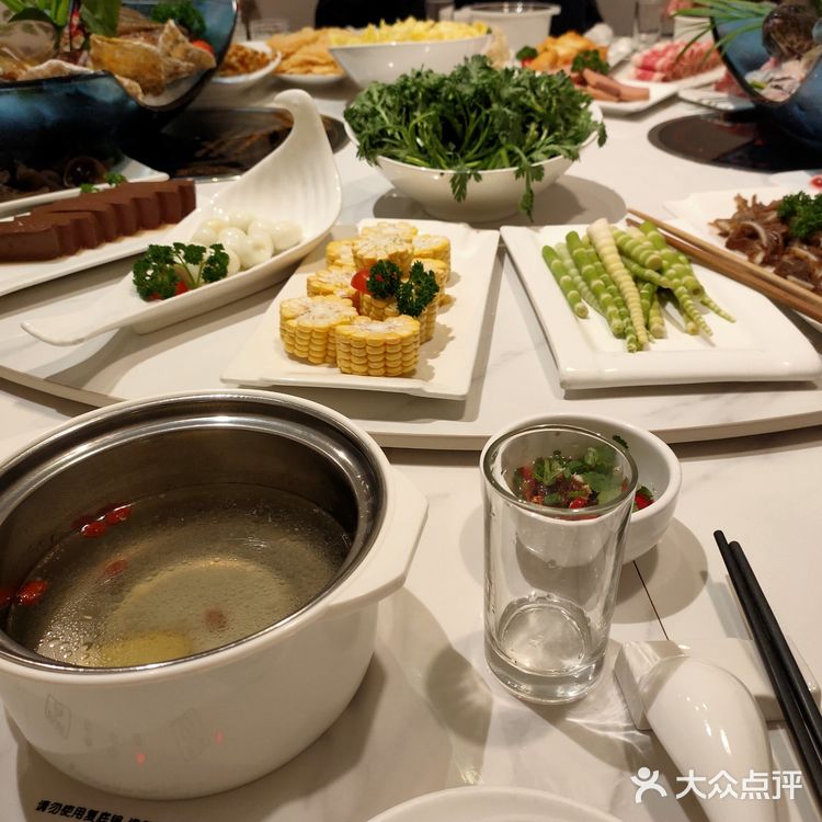 元宵节里的旋转火锅，热辣滚烫～