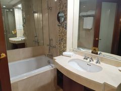 -汕尾巴黎半岛酒店