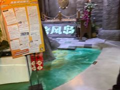 -暴风岛沉浸式体验馆(百联世纪店)