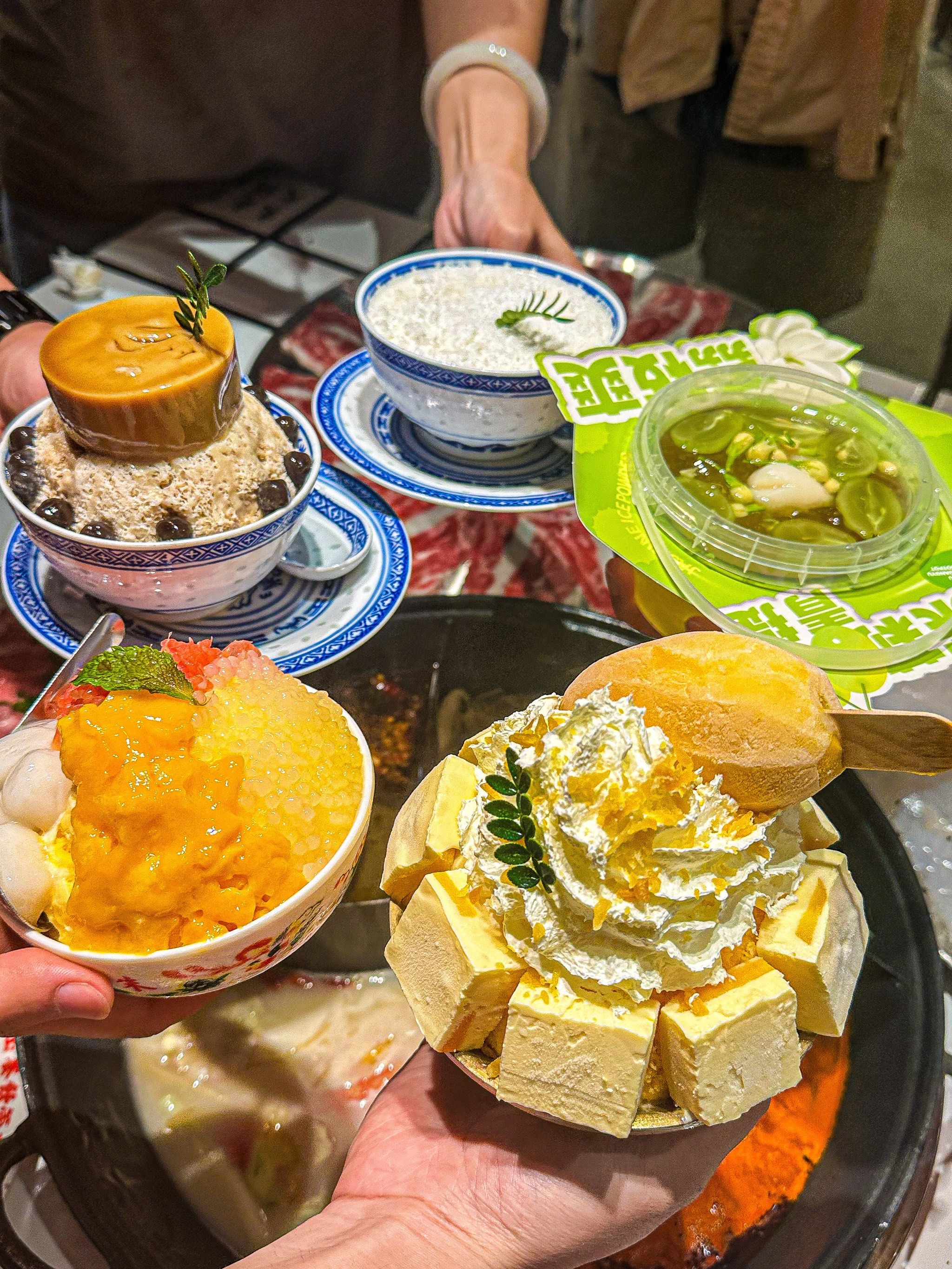 在火锅店里狂炫甜品