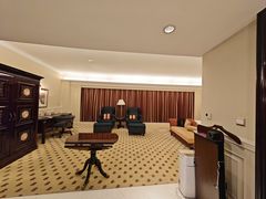 -深圳富苑皇冠假日套房酒店