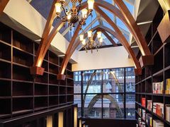 -钟书阁(松江泰晤士小镇店)