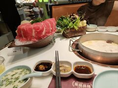 -洪氏嗨捞·猪肚鸡火锅(阳光天地店)