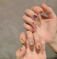 -悦指间美甲美睫