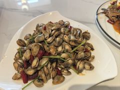 -嗨辣小聚·盘锦河蟹·海鲜烧烤龙虾(盘锦十年好店)