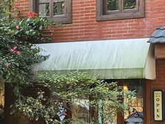 -溪岸路花鸟市场