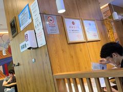 -阿香米线(凯德广场.1818店)
