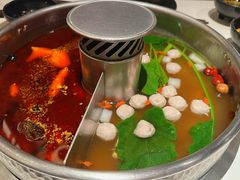 珍珠翡翠白玉汤鸳鸯锅-重八牛府之小有名气(大望路店)