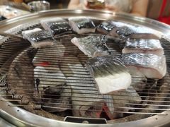 -围炉肉舍•炭烤活鳗•丹东海鲜烤肉(步行街店)