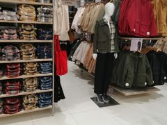 -优衣库(上海金桥国际商业广场店)