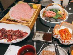 -山川小町·极番烧肉(新地假日广场店)