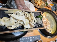 -一朵菌·野生菌探索家火锅(南亚店)