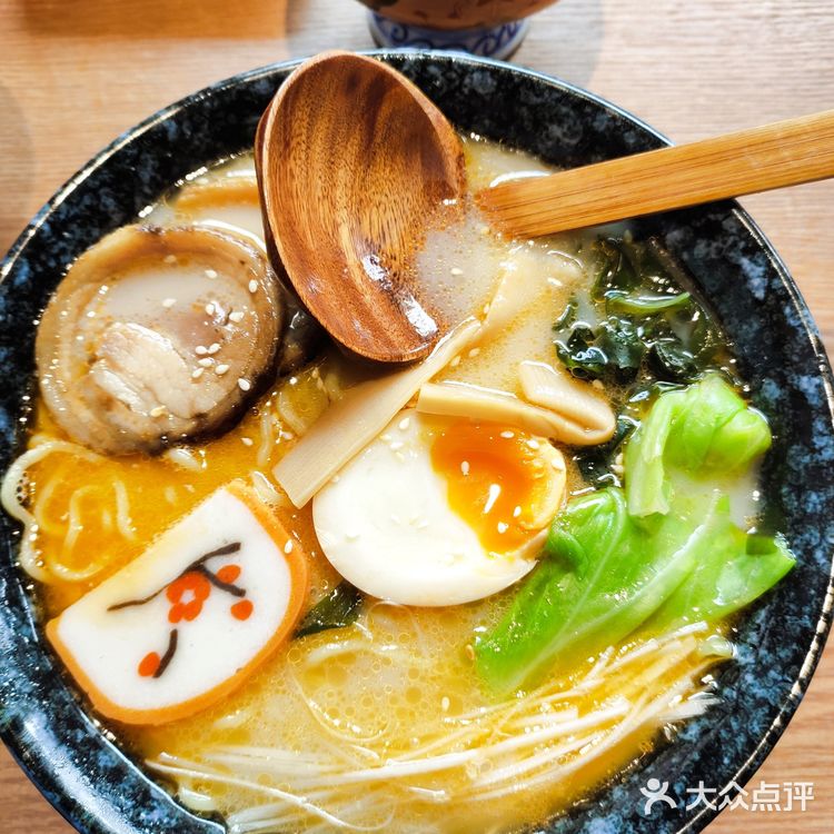 点了两份单人套餐，又单独点了一份年糕一份虾球