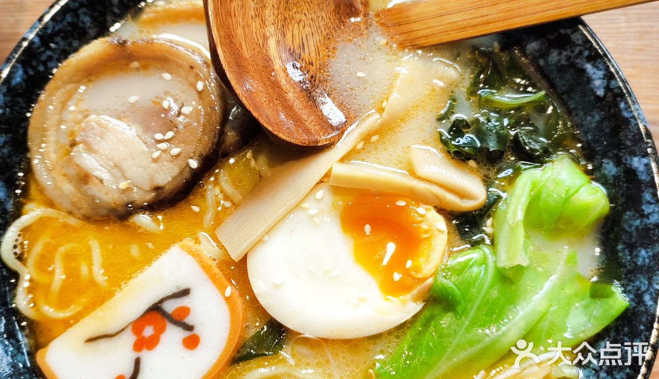 点了两份单人套餐，又单独点了一份年糕一份虾球