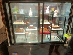面包甜点陈列柜-佛山皇冠假日酒店-西餐厅