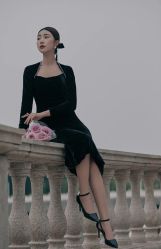 -易摄影婚纱摄影工作室