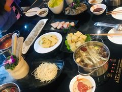 -唯爱KTV聚会餐厅(仙林东城汇店)