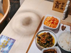 -老乡鸡(上海白玉兰广场店)