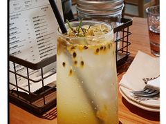 -三勾JJJ Burger&Coffee(梅溪湖店)