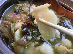 石锅酸菜鱼-周鱼小馆石锅酸菜鱼(活力汇店)