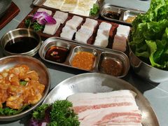 -围炉肉舍•炭烤活鳗•丹东海鲜烤肉(步行街店)