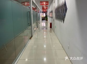 助教老师天天监督我背单词