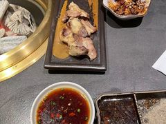 -铭牛烧肉·和牛海鲜自助(高新月牙湖店)