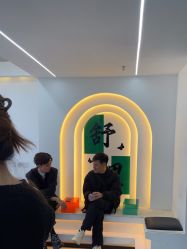 -V7 HAIR SALON
