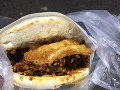 -清真马乐贝腊牛肉蛋黄菜夹馍(马蓉洒金桥店)