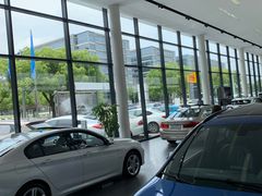 -上海宝信宝马4S店