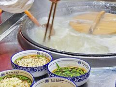 -镇南锅盖面馆(解放路店)