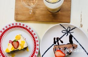 Signature Lemon Cheesecake
