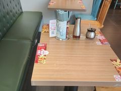 -小杨生煎(金山百联购物中心3楼店)