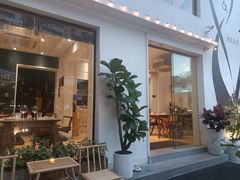 -Mark&Mars Restaurant