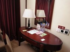 -深圳君逸国际酒店(龙岗横岗塘坑地铁站店)