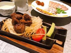 铁锄牛排-穹六人间 people 6(岳阳路店)