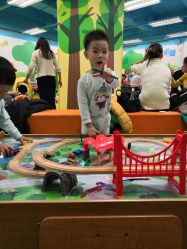 -莫莉幻想儿童乐园(武汉保利广场店)