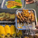 华店附近这家铜锅涮肉里面的烧烤也好好吃啊！ 