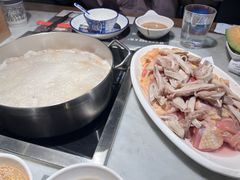 -尚尚仙·酸汤猪手·猪肚鸡火锅(华联万柳购物中心店)