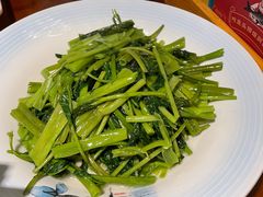 清炒空心菜-魏铭鱼头捞饭(晋阳路店)