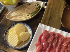 -宽板凳老灶火锅(台湾街店)