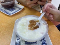 桃胶雪耳加鲜奶-百花传统甜品店(原址店)