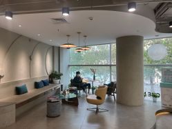 -变画·发型STUDIO