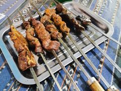 -烤肉小伙烤肉店