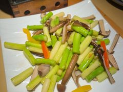 鸡枞菌炒芦笋-荣小馆(杭州大厦店)