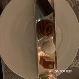 因为不饿没点甜品，二个人共消费了将近1800