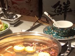 -尚尚仙·酸汤猪手·猪肚鸡火锅(华联万柳购物中心店)