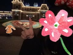 -小镇影院迪士尼小熊Duffy与他的朋友合影地